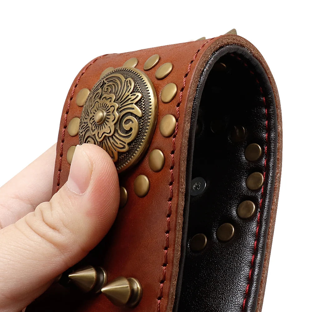 Großes Braunes Leder-Hundehalsband mit Spikes & Nieten - Animalivo